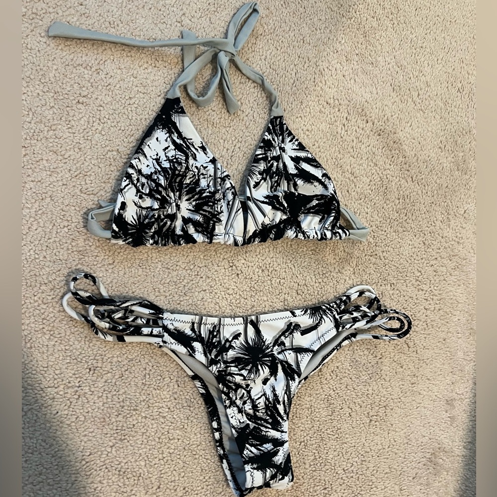 Forever young bikini and cheeky bottom palm print